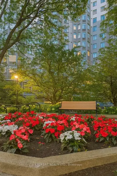 Condo Apartment in Britannia Heights - Queensway Terrace N and Area