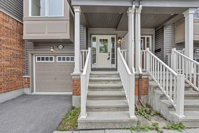 Att/Row/Townhouse in Kanata