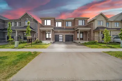 Semi-Detached in Centre Wellington