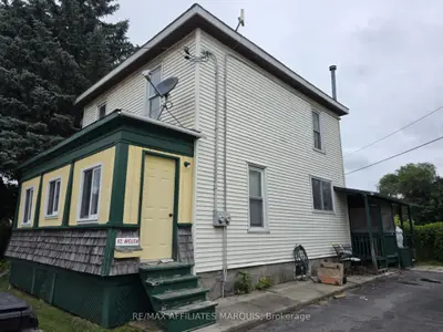 Duplex in Smiths Falls