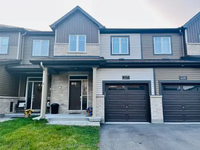 Att/Row/Townhouse in Kanata