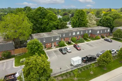 Condo Townhouse in London North