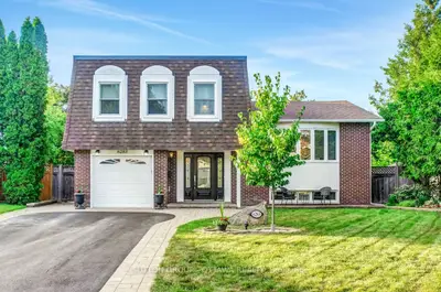 Detached in Orleans - Convent Glen and Area