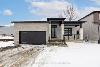 1368 Woodfield Crescent, Kingston, On K7p 0t3