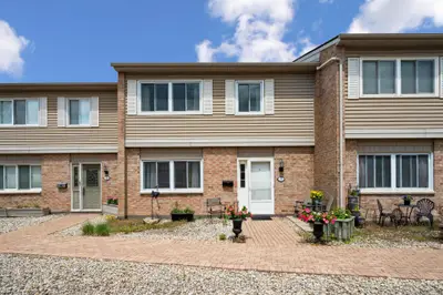 Condo Townhouse in Guelph