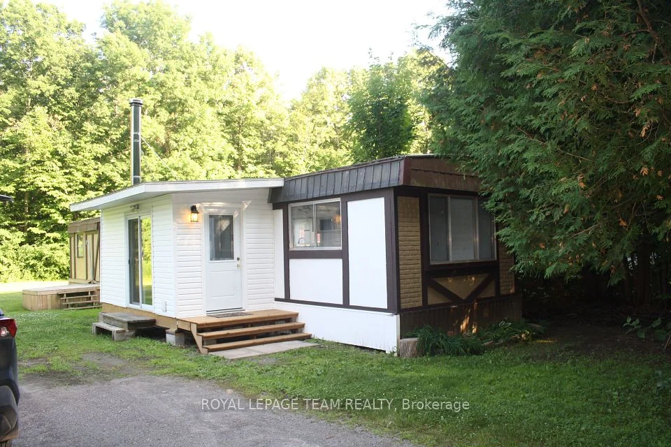 27 Jennifer Lane, Horton, ON K7V 3Z9