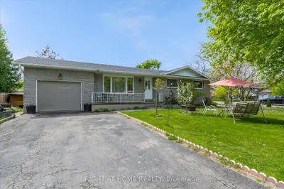 Detached in Lincoln