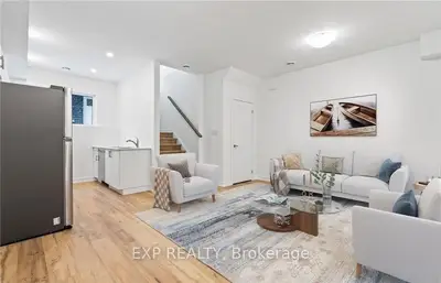 Condo Townhouse in Welland