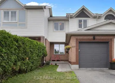Att/Row/Townhouse in Kanata