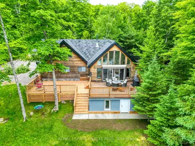 Detached in Whitestone