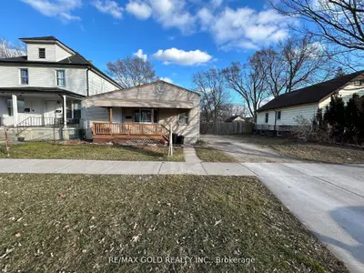 Detached in Windsor