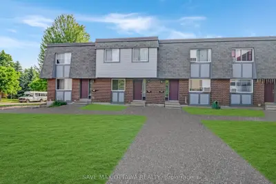 Condo Townhouse in Hunt Club - South Keys and Area