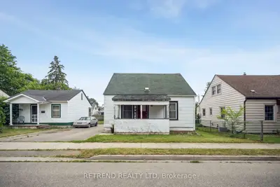 Detached in Brantford