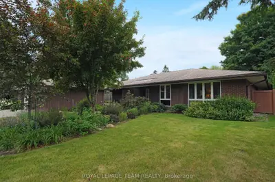 Detached in Kanata