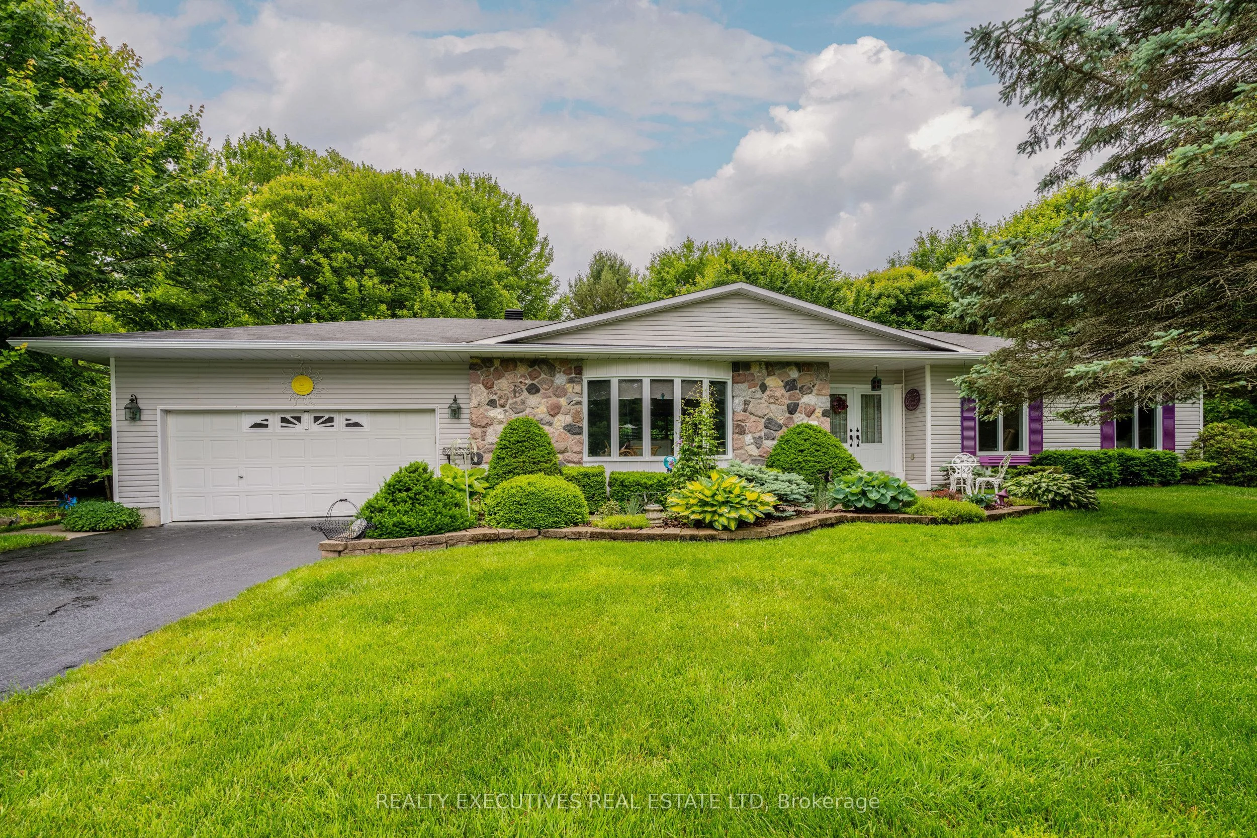 Detached in South Dundas