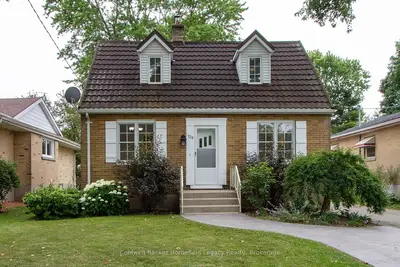 Detached in Stratford