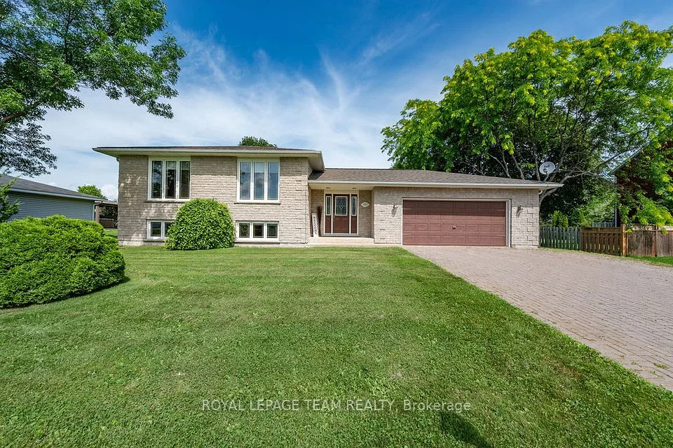 186 Pleasant View Drive, Laurentian Valley, ON K8B 1B6