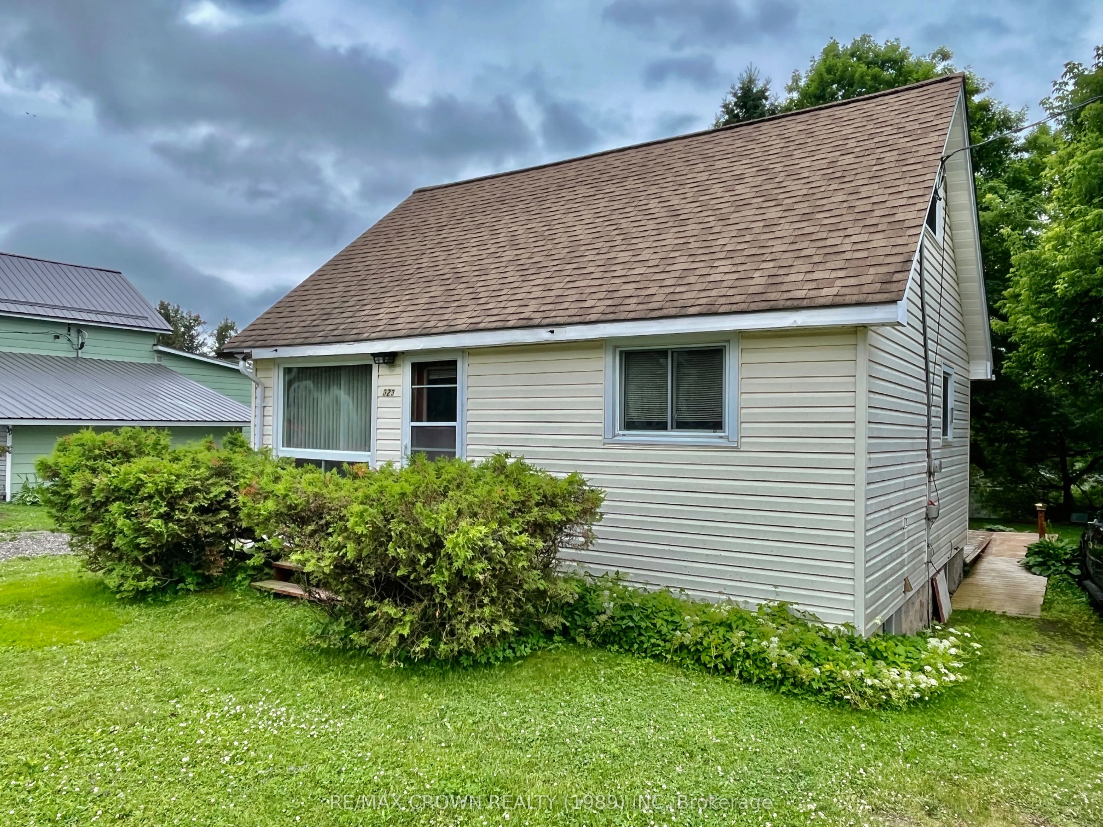 323 Spetz Street, Powassan, ON P0H 1Z0