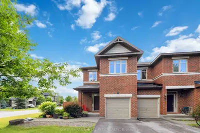 Att/Row/Townhouse in Kanata