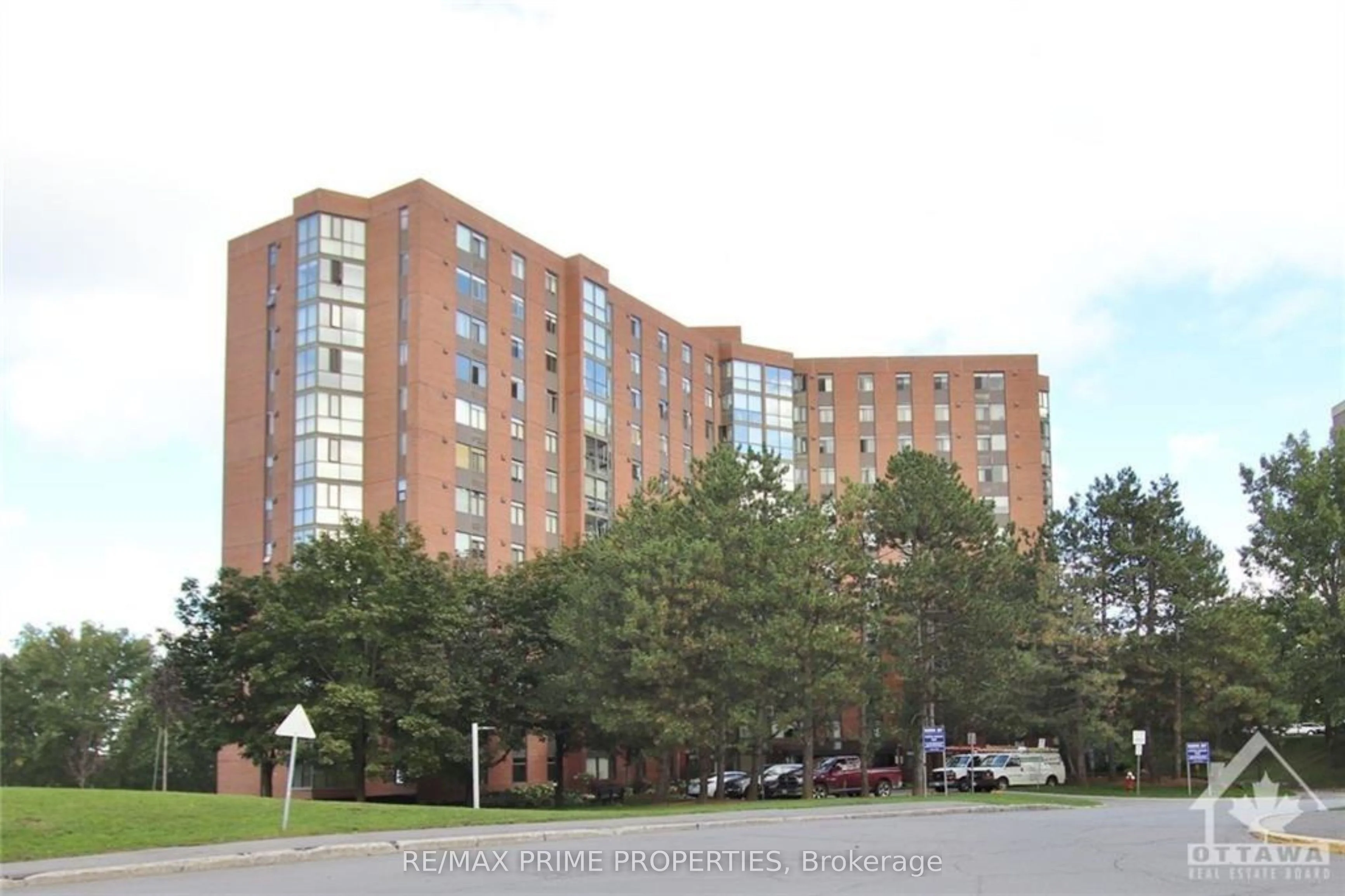 2871 RICHMOND Road 410, Britannia Heights - Queensway Terrace N and Area, ON K2B 8M5