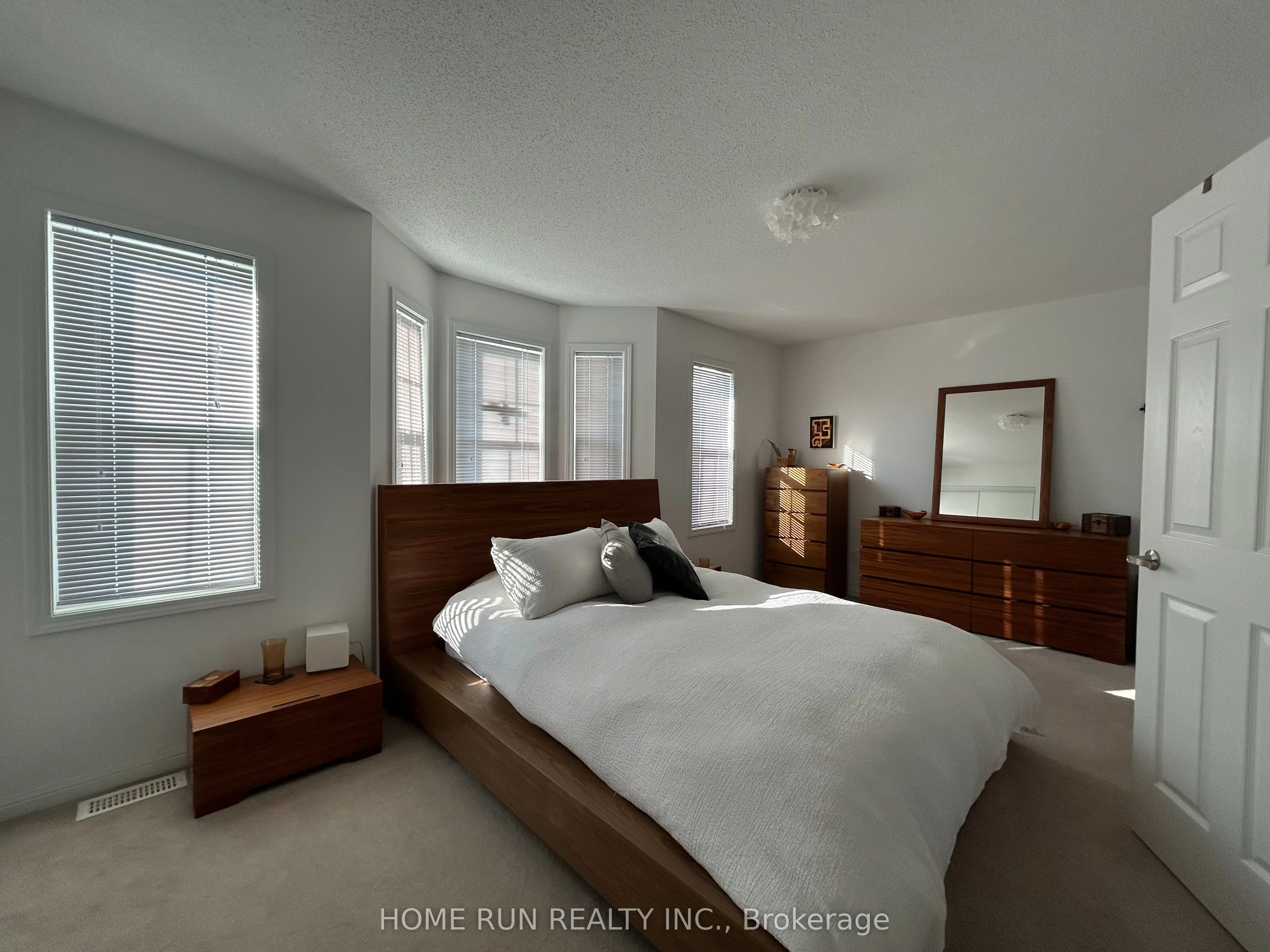 139 Battersea Crescent, Kanata, ON K2T 0C5