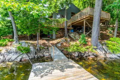 Detached in Algonquin Highlands