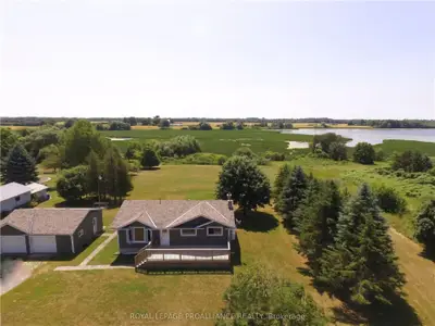 Detached in Prince Edward County