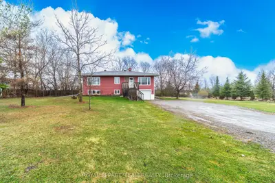 Detached in Beckwith