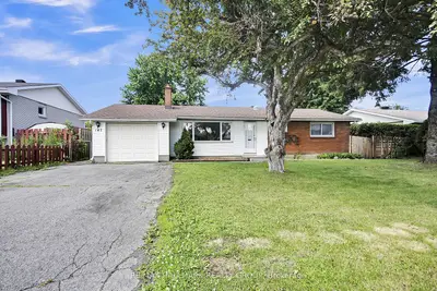 Detached in Meadowlands - Crestview and Area