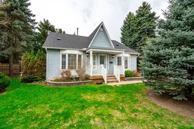 Detached Condo in Hamilton