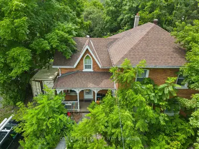 Detached in Marmora and Lake