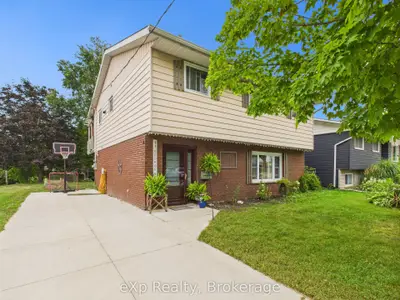 Detached in Brockton