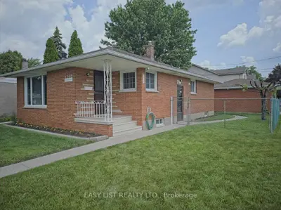 Detached in Windsor