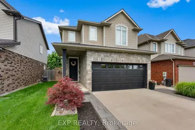 Detached in Niagara Falls