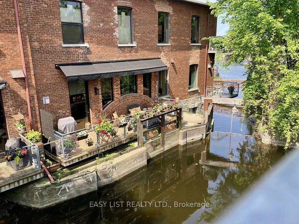 83 Little Bridge Street 112, Mississippi Mills, ON K0A 1A0