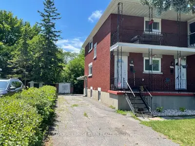 Duplex in Overbrook - Castleheights and Area