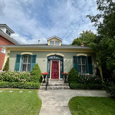 Detached in Stratford