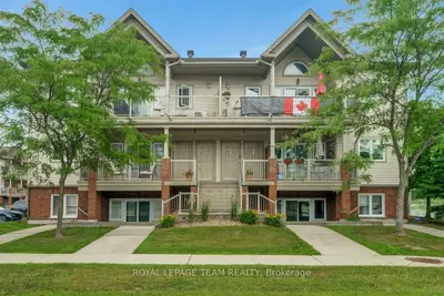 Condo Townhouse in Barrhaven