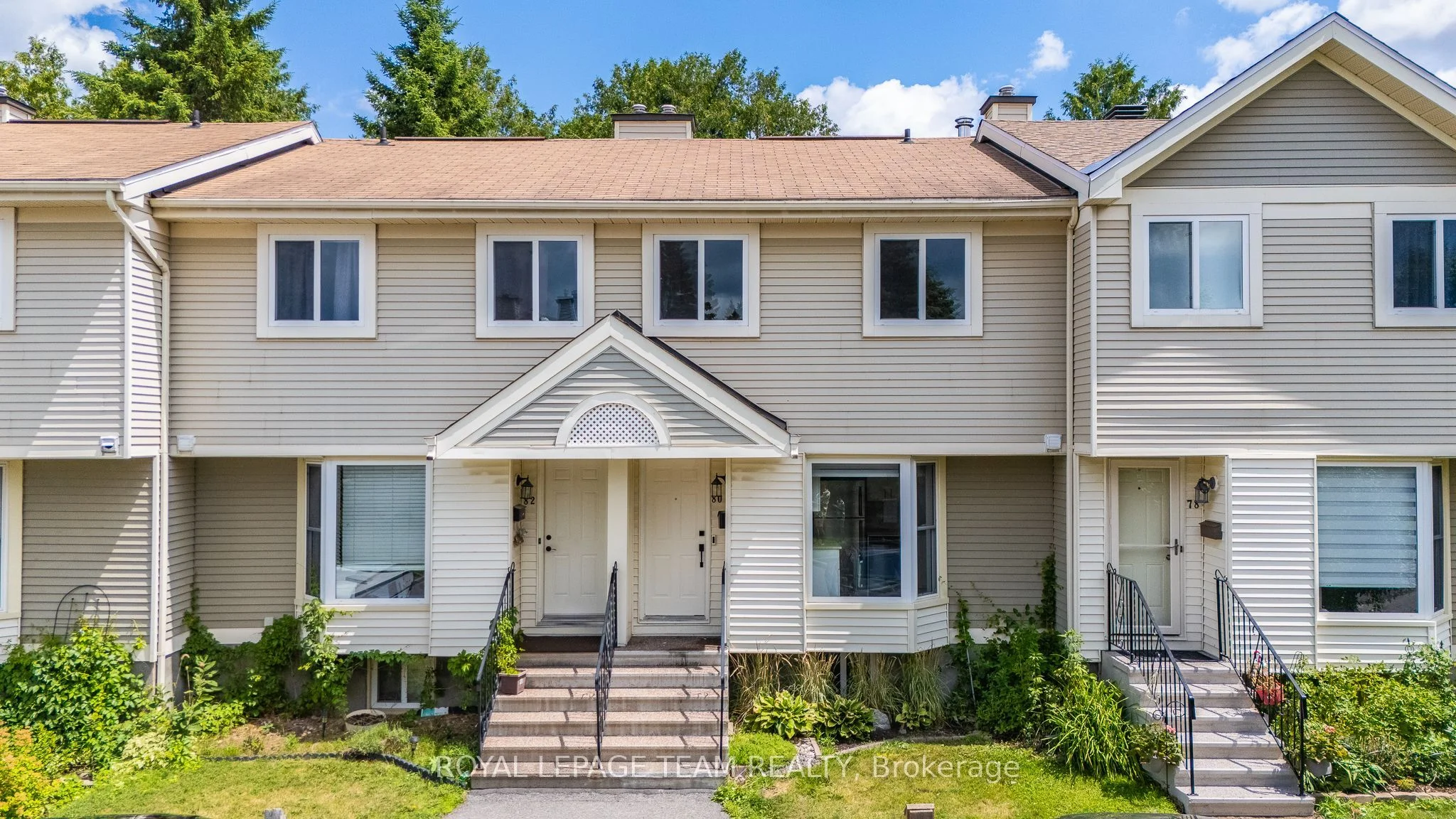 Condo Townhouse in Kanata
