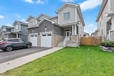 Semi-Detached in Loyalist