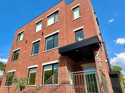 Upper Level in Vanier and Kingsview Park