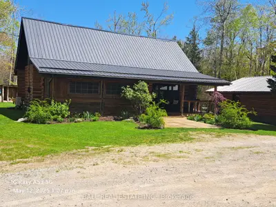Detached in Curve Lake First Nation 35