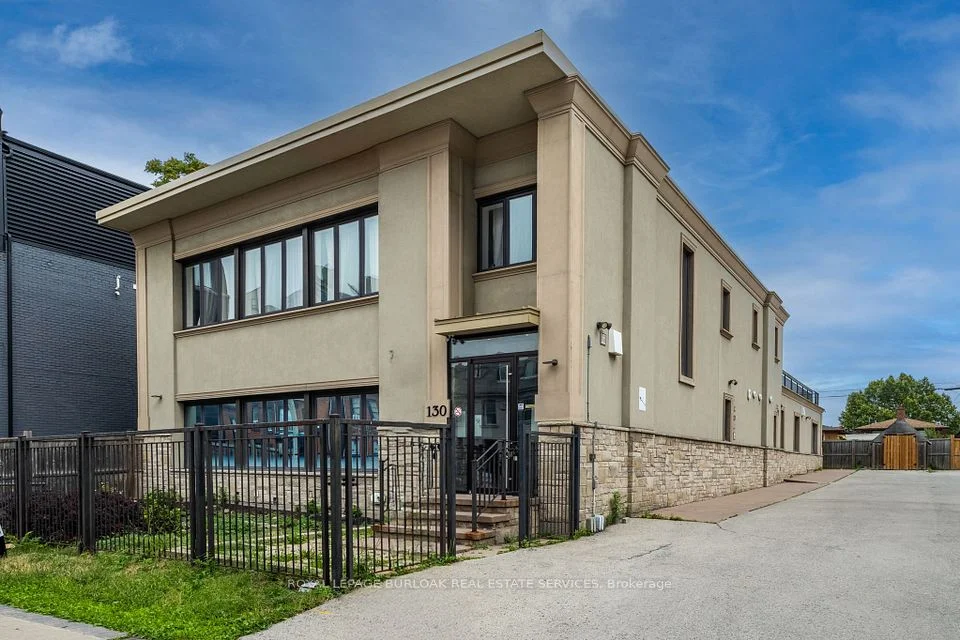 130 Wellington Street N 102, Hamilton, ON L8R 1N3