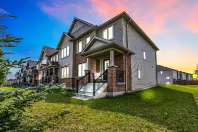 Att/Row/Townhouse in Shelburne