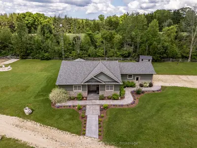 Detached in Grey Highlands