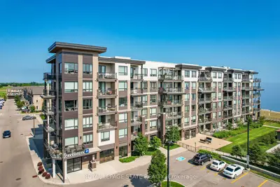Condo Apartment in Grimsby
