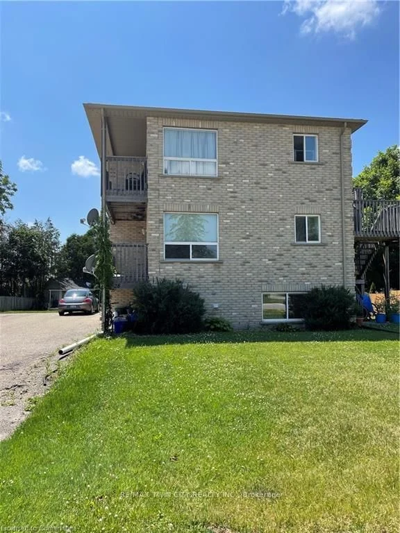 28 King Street, Wilmot, ON N3A 1W3