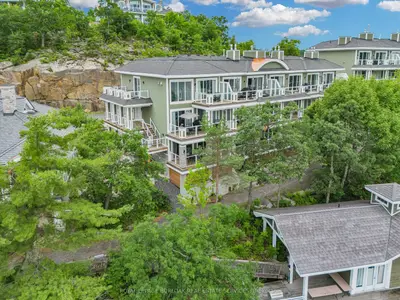 Condo Apartment in Muskoka Lakes