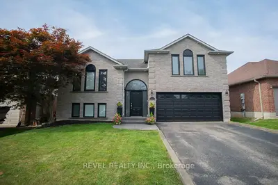 Detached in Brantford
