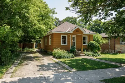Detached in Blue Mountains